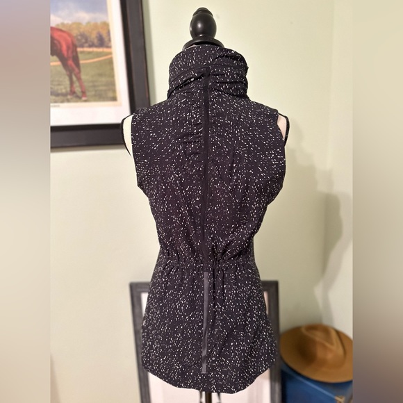 Lululemon go distance vest butterfly texture Sz-6 - Picture 8 of 8